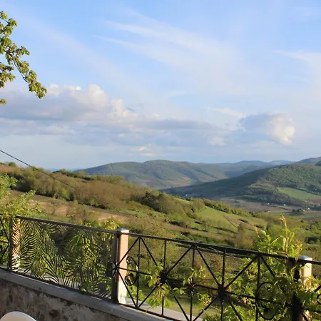 Guest house Nuit De Legende En Beaujolais